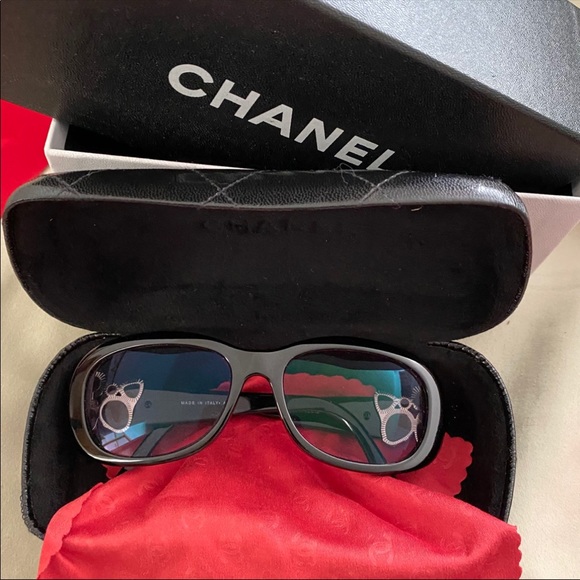 CHANEL SUNGLASSES - Picture 3 of 8